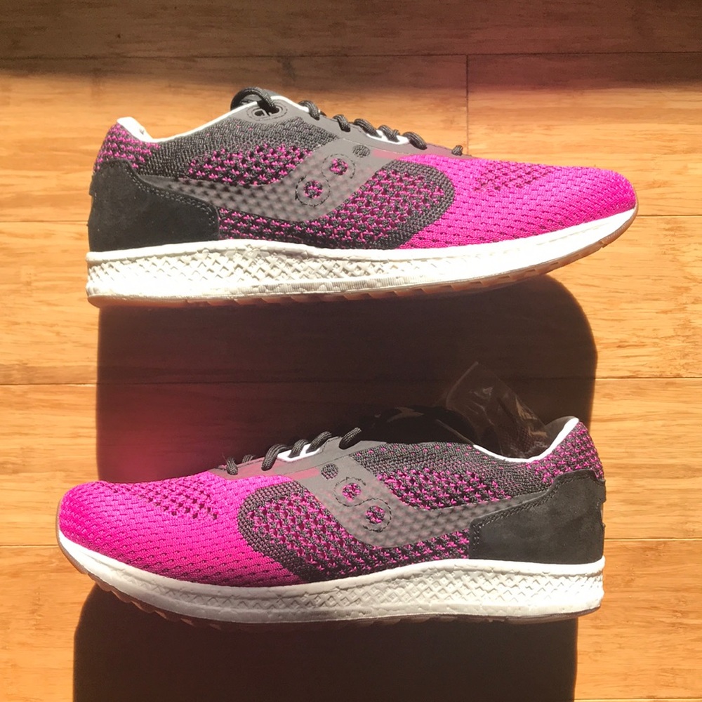 Men’s Saucony Shadow 5000 EVR “Pink Devil” size 11